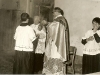 Parroco 2 durante la messa nella nostra chiesa anni 1950